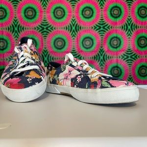 Floral BOBS memory foam by Sketcher. In excellent condition 💙them!!